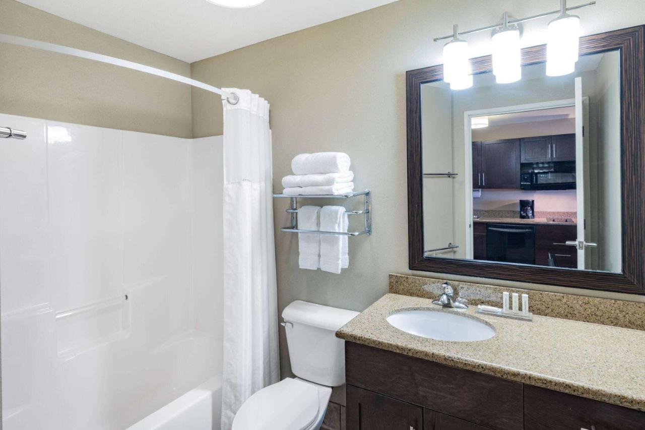 Hawthorn Suites By Wyndham Williston Esterno foto